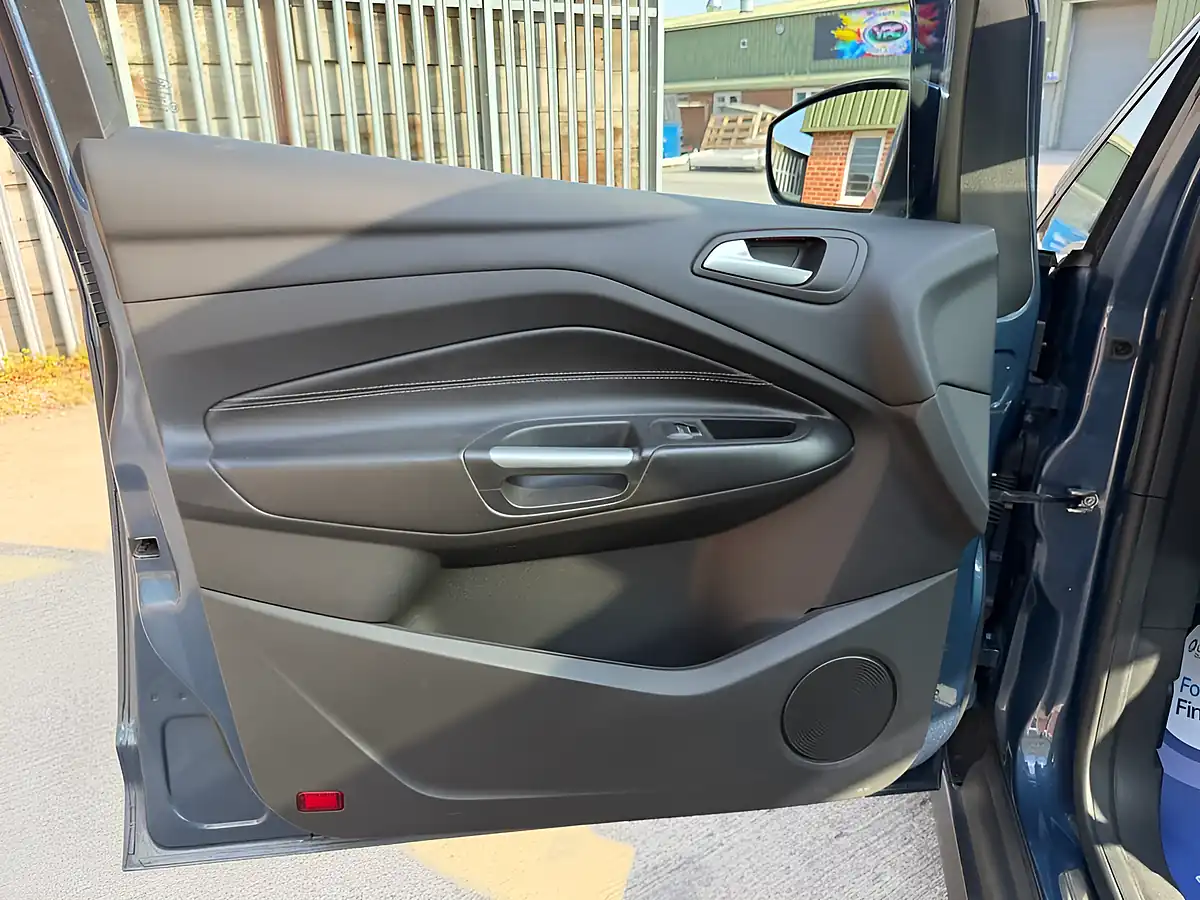 Used 2018 Ford C-Max Titanium X Blue - Interior and Exterior details 17