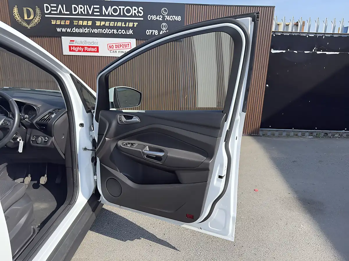 Used 2018 Ford C-Max Zetec White - Interior and Exterior details 10