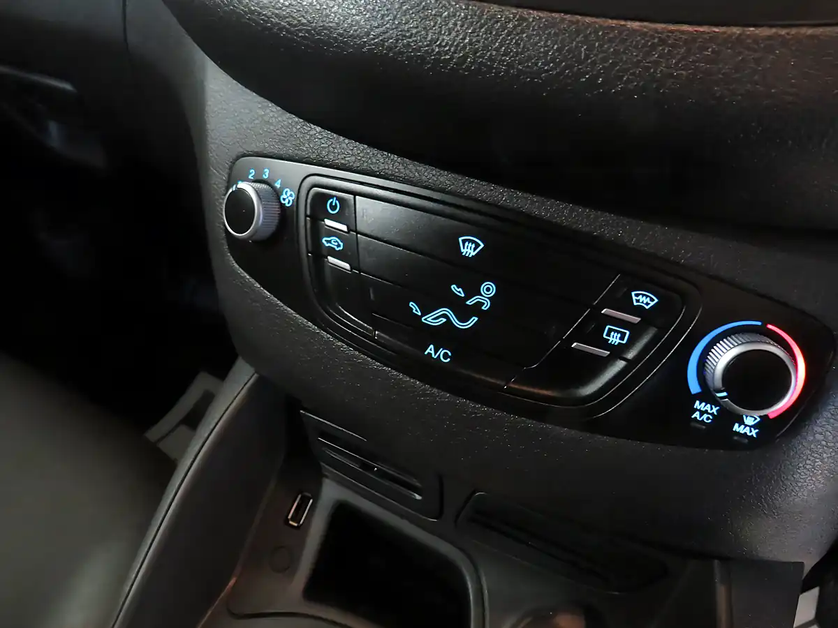 Used 2018 Ford Courier Sport Grey - Interior and Exterior details 13