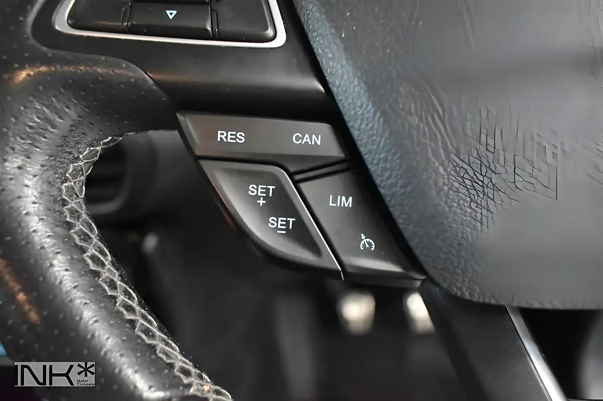 Used 2018 Ford Ecosport ST-Line Blue - Interior and Exterior details 13