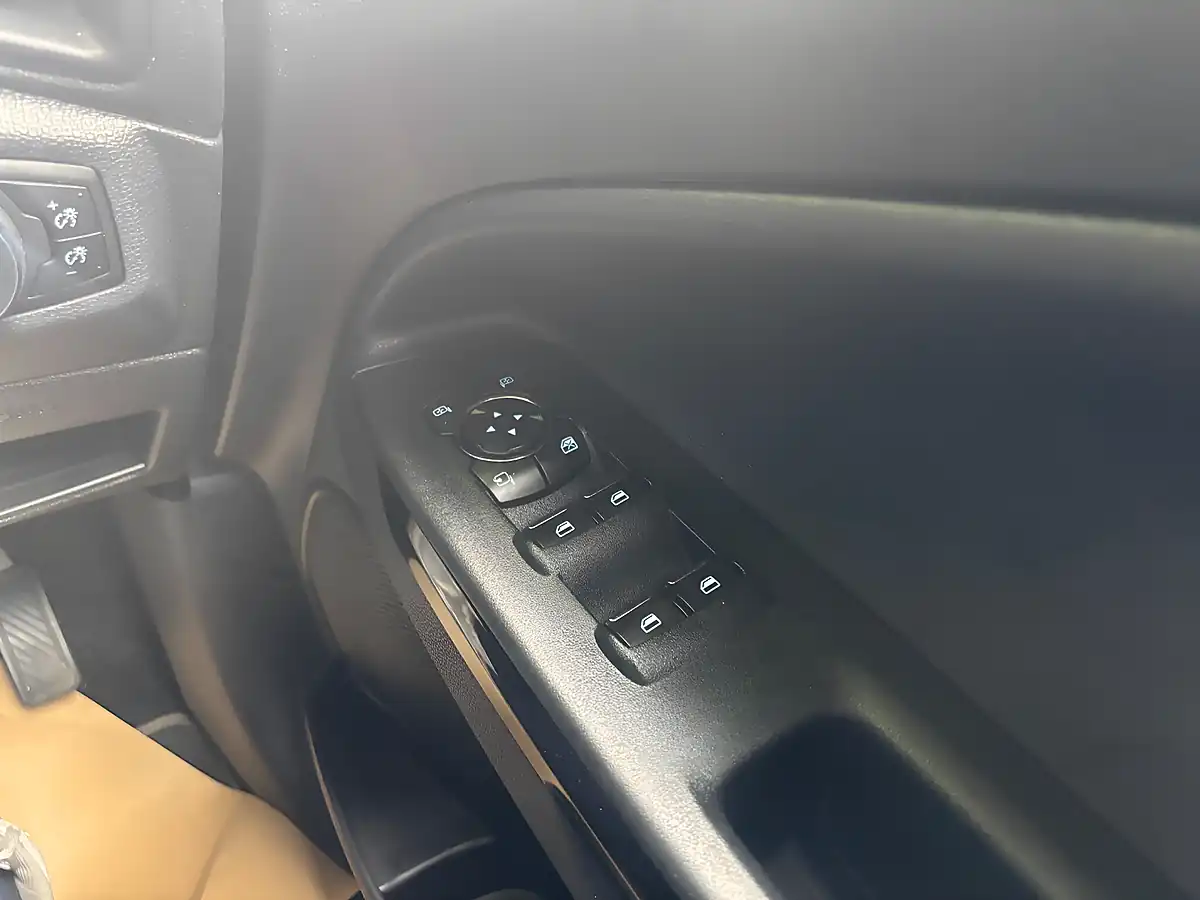 Used 2018 Ford Ecosport Titanium Grey - Interior and Exterior details 20