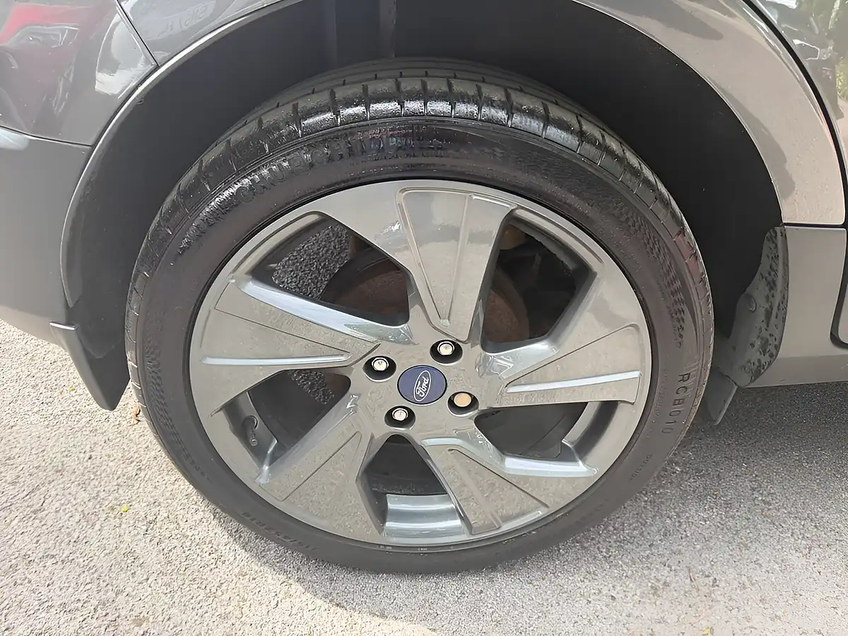 Used 2018 Ford Ecosport Titanium Grey - Interior and Exterior details 9