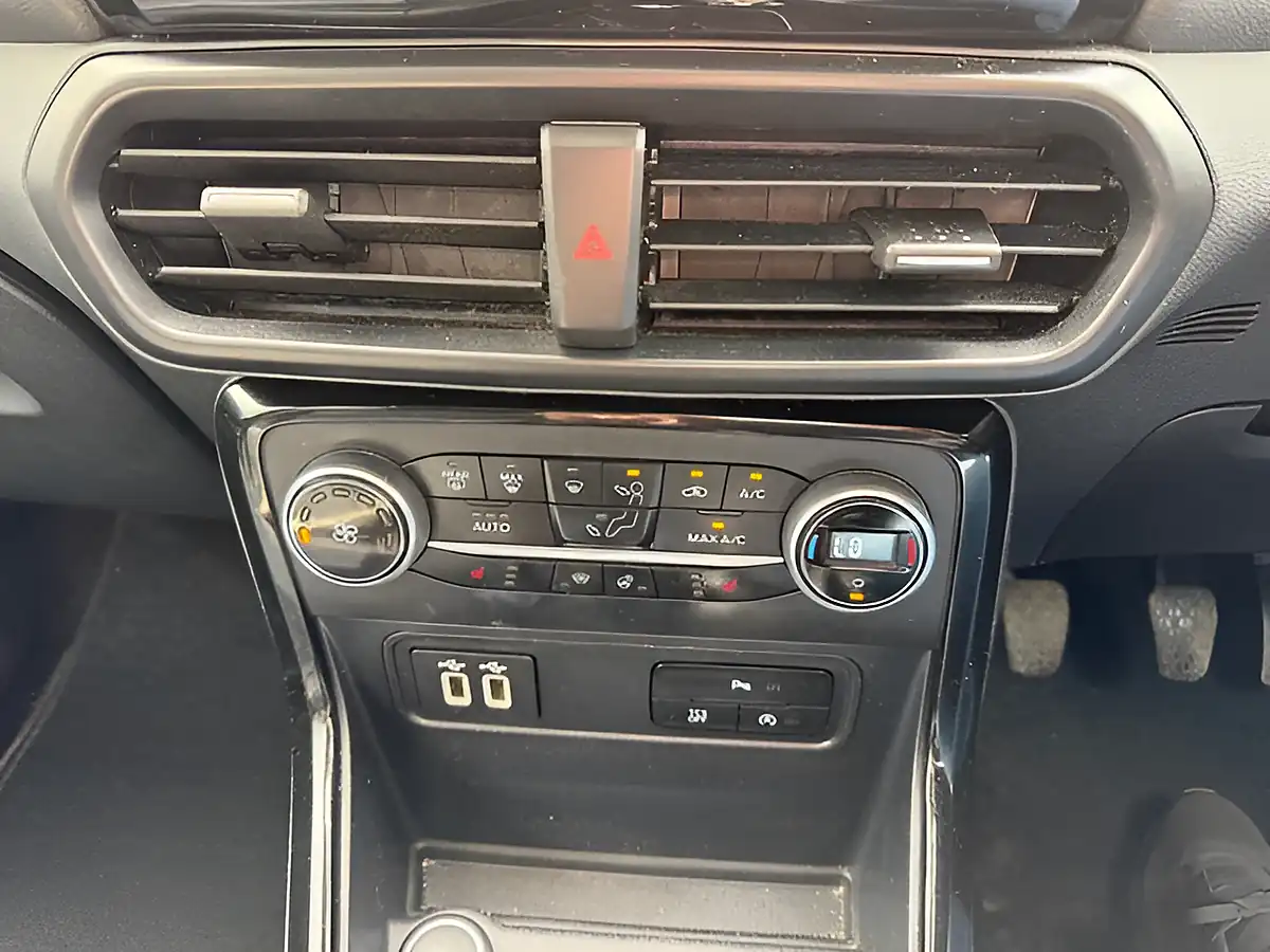 Used 2018 Ford Ecosport Titanium Red - Interior and Exterior details 14