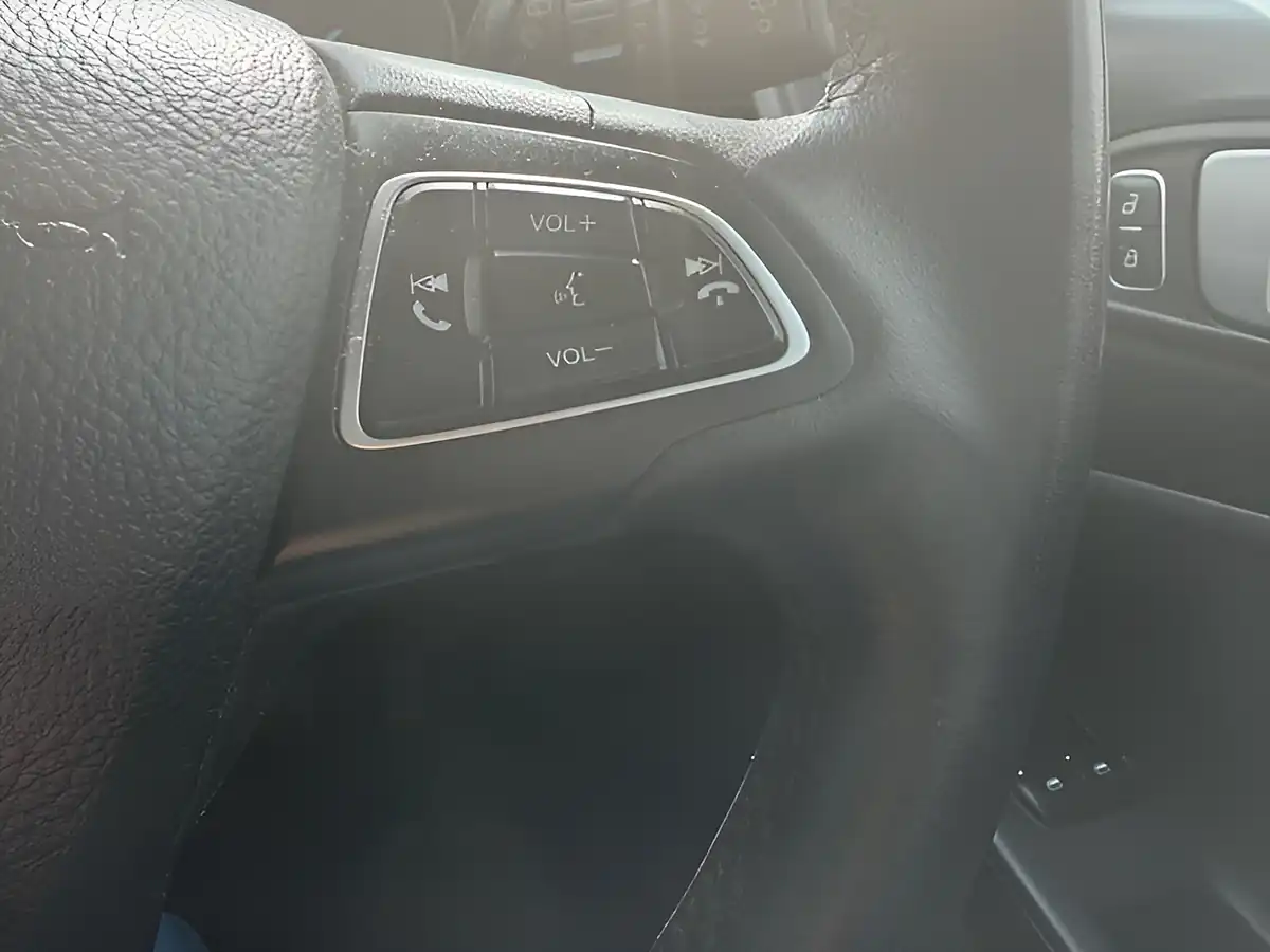 Used 2018 Ford Ecosport Titanium Red - Interior and Exterior details 15