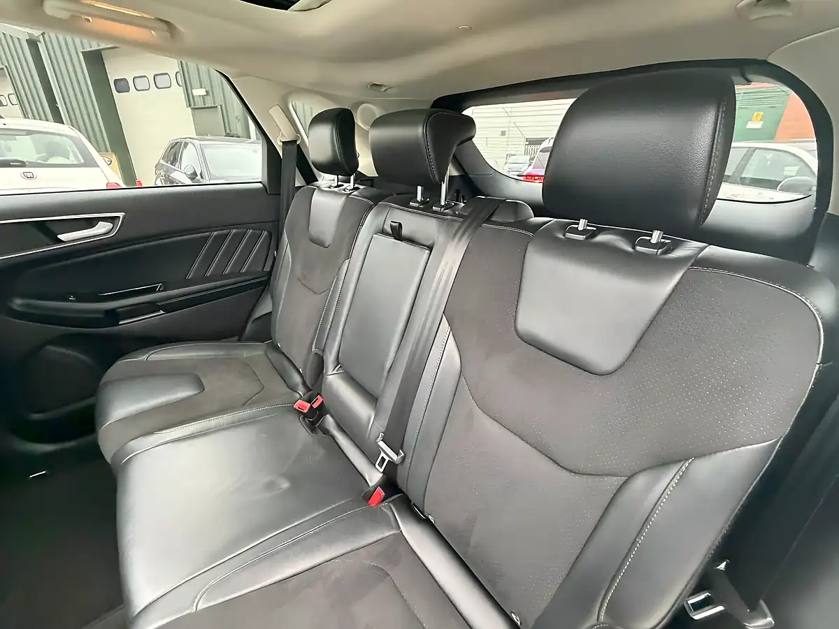 Used 2018 Ford Edge Sport Silver - Interior and Exterior details 16