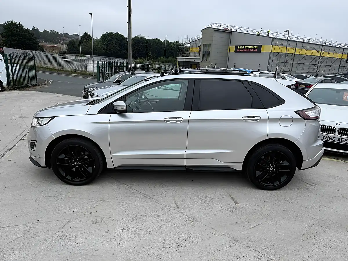 Used 2018 Ford Edge Sport Silver - Interior and Exterior details 8