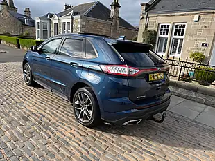 Used 2018 Ford Edge ST-Line Blue - Interior and Exterior details 10