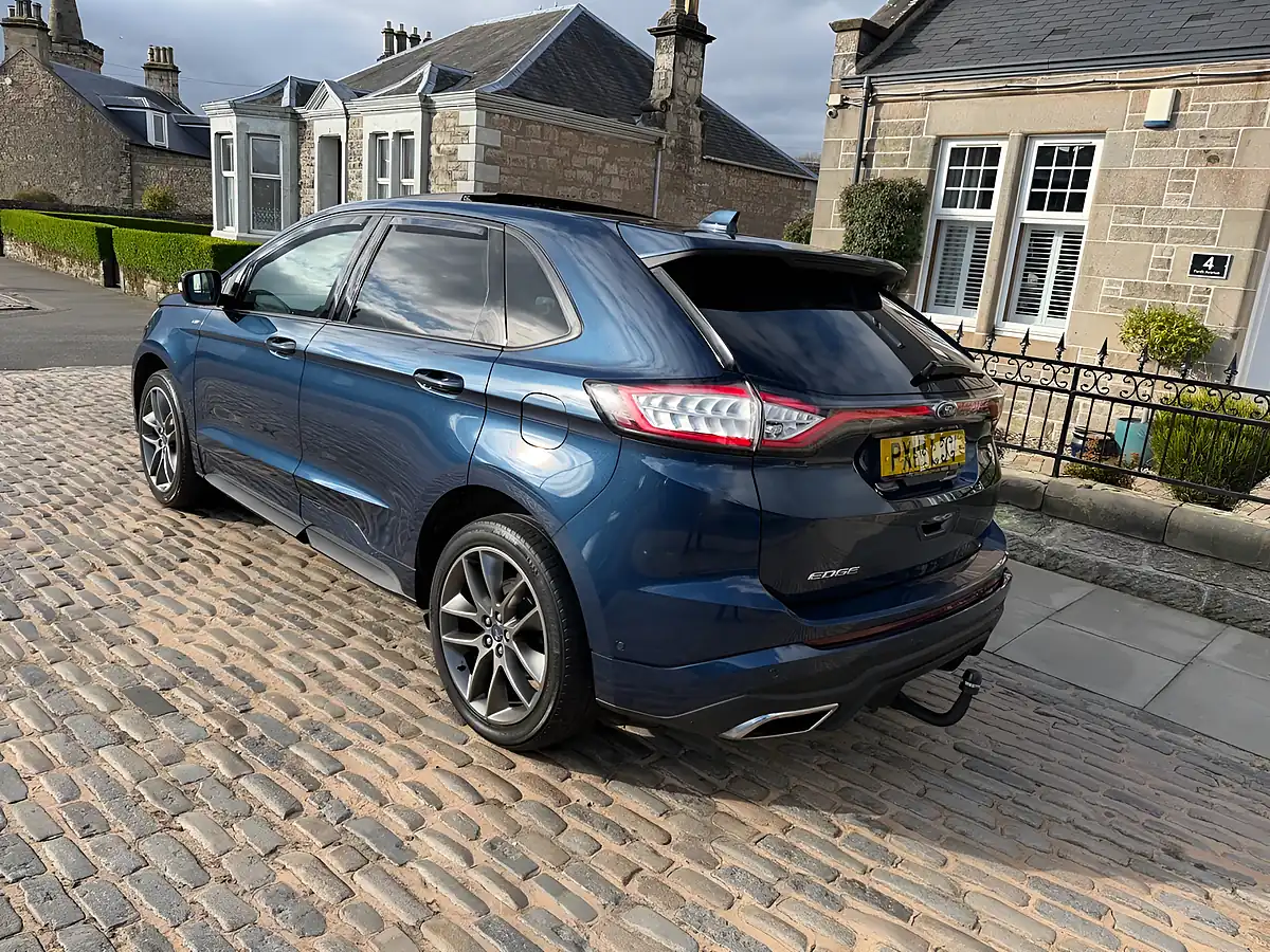 Used 2018 Ford Edge ST-Line Blue - Interior and Exterior details 10