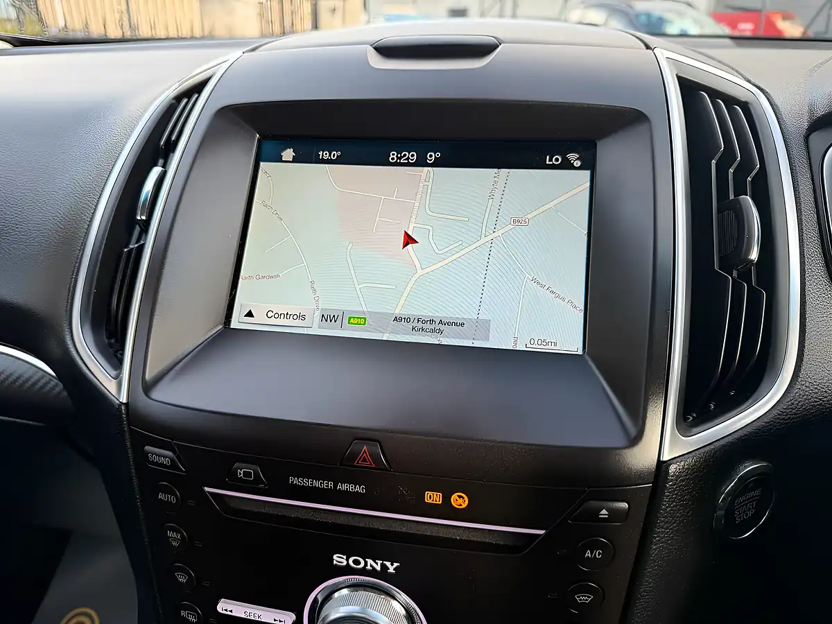 Used 2018 Ford Edge ST-Line Blue - Interior and Exterior details 17
