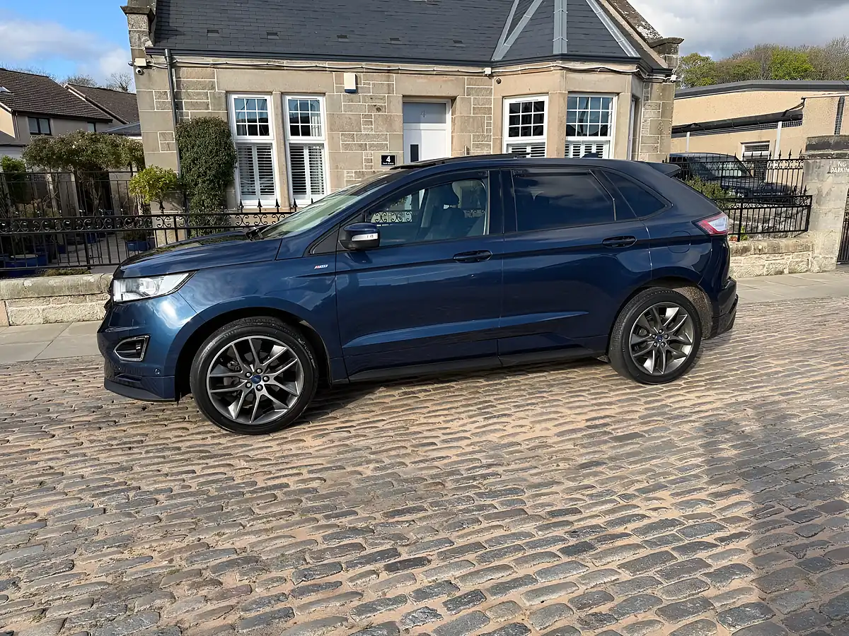 Used 2018 Ford Edge ST-Line Blue - Interior and Exterior details 18