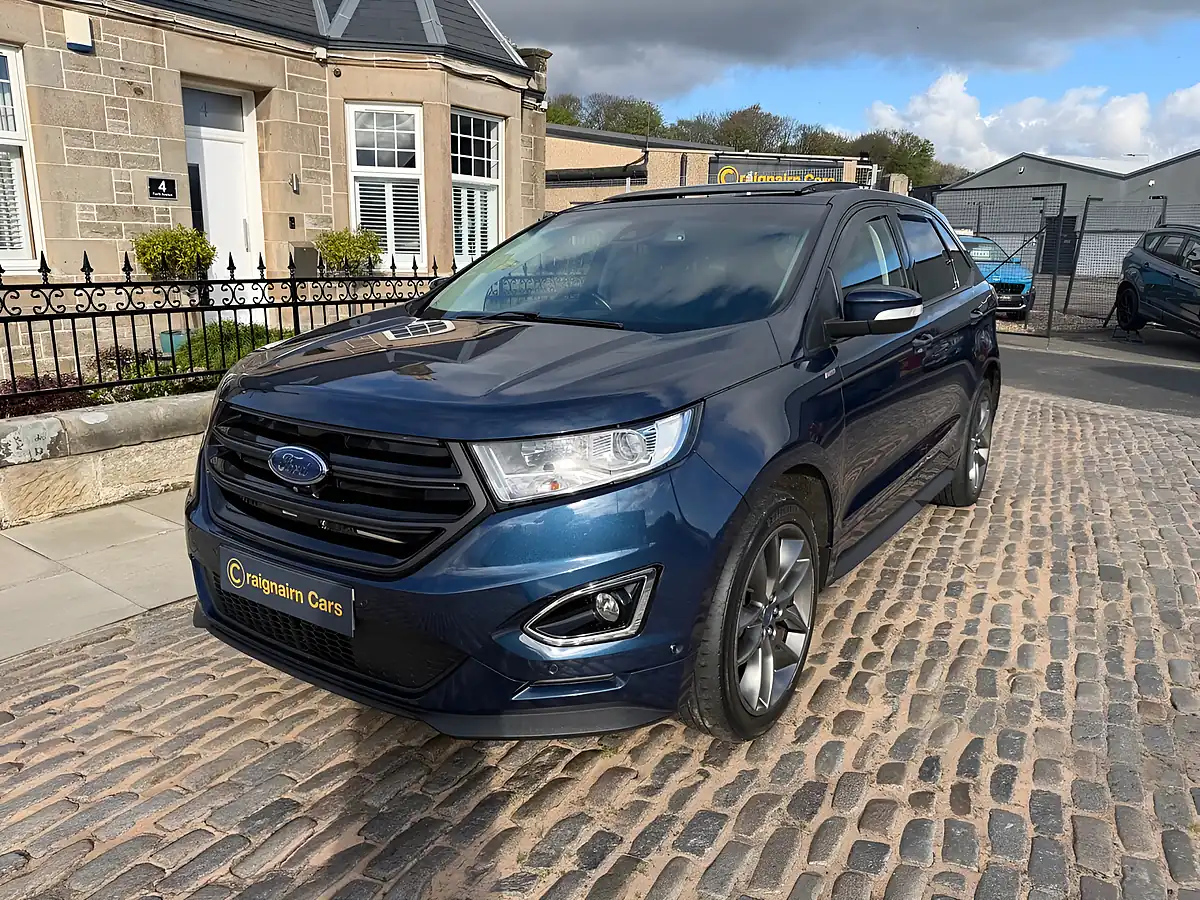 Used 2018 Ford Edge ST-Line Blue - Interior and Exterior details 3