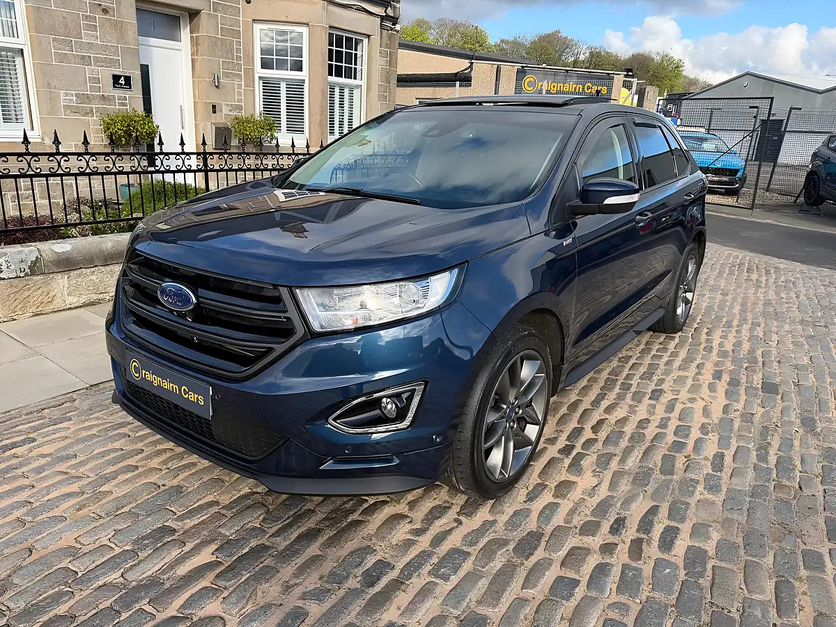 Used 2018 Ford Edge ST-Line Blue - Interior and Exterior details 8
