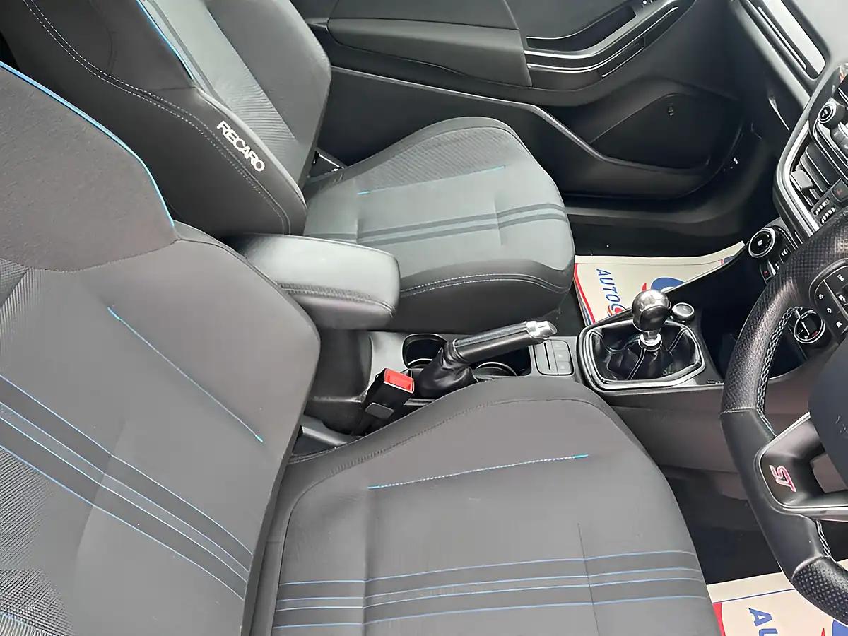 Used 2018 Ford Fiesta ST-2 Blue - Interior and Exterior details 13