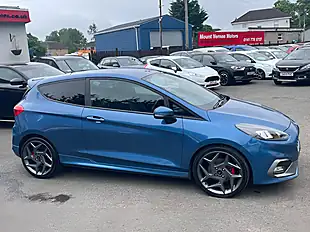 Used 2018 Ford Fiesta ST-2 Blue - Interior and Exterior details 9