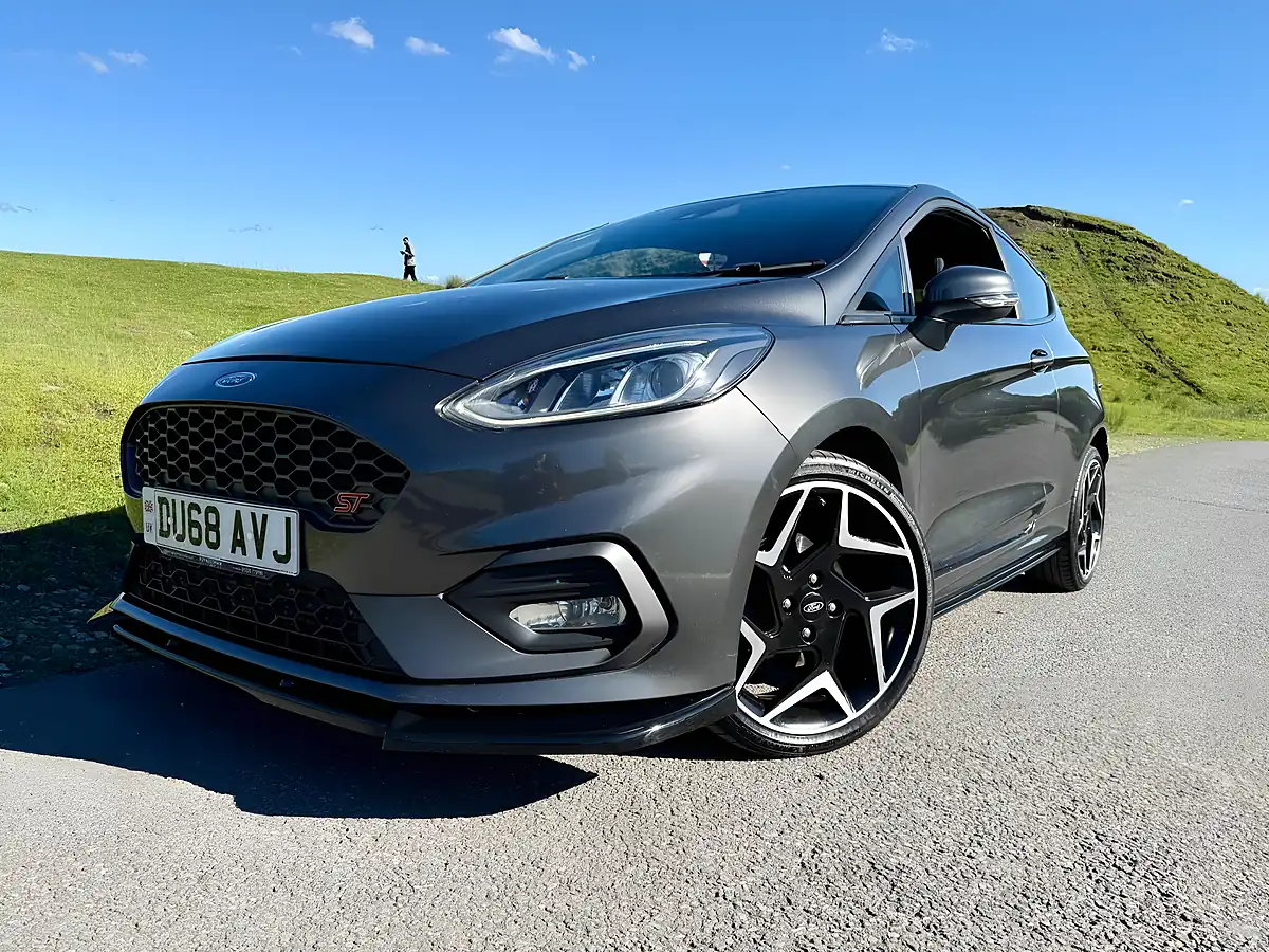 Used 2018 Ford Fiesta ST-2 Grey - Interior and Exterior details 12