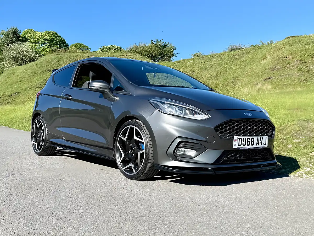 Used 2018 Ford Fiesta ST-2 Grey - Interior and Exterior details 14