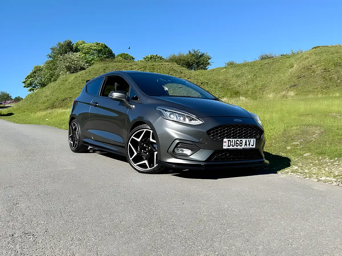 Used 2018 Ford Fiesta ST-2 Grey - Interior and Exterior details 6