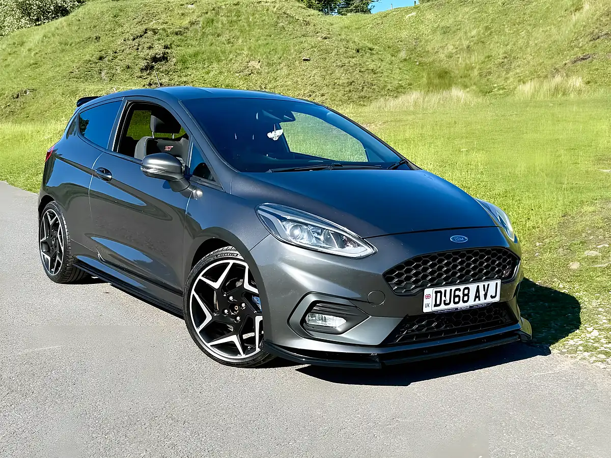 Used 2018 Ford Fiesta ST-2 Grey - Interior and Exterior details 7