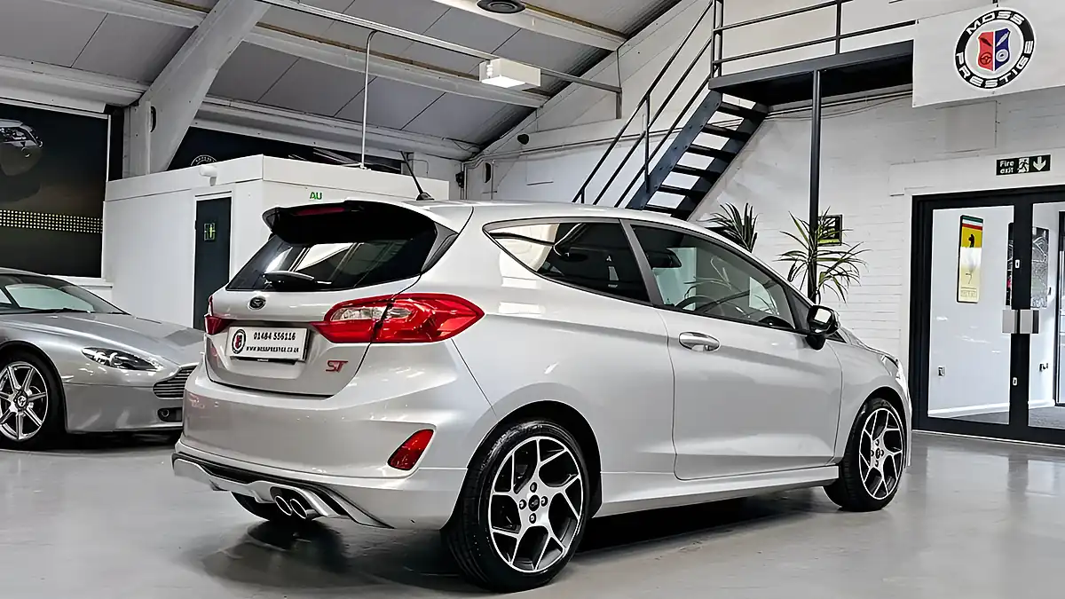 Used 2018 Ford Fiesta ST-2 Silver - Interior and Exterior details 14