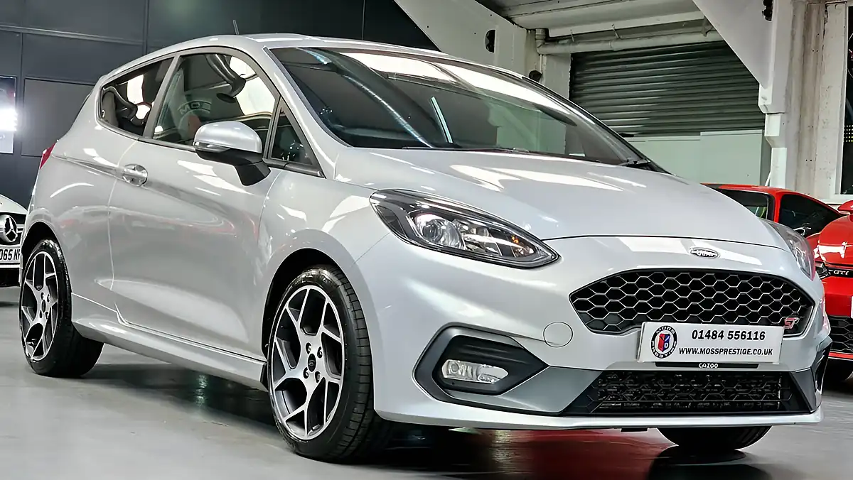 Used 2018 Ford Fiesta ST-2 Silver - Interior and Exterior details 15