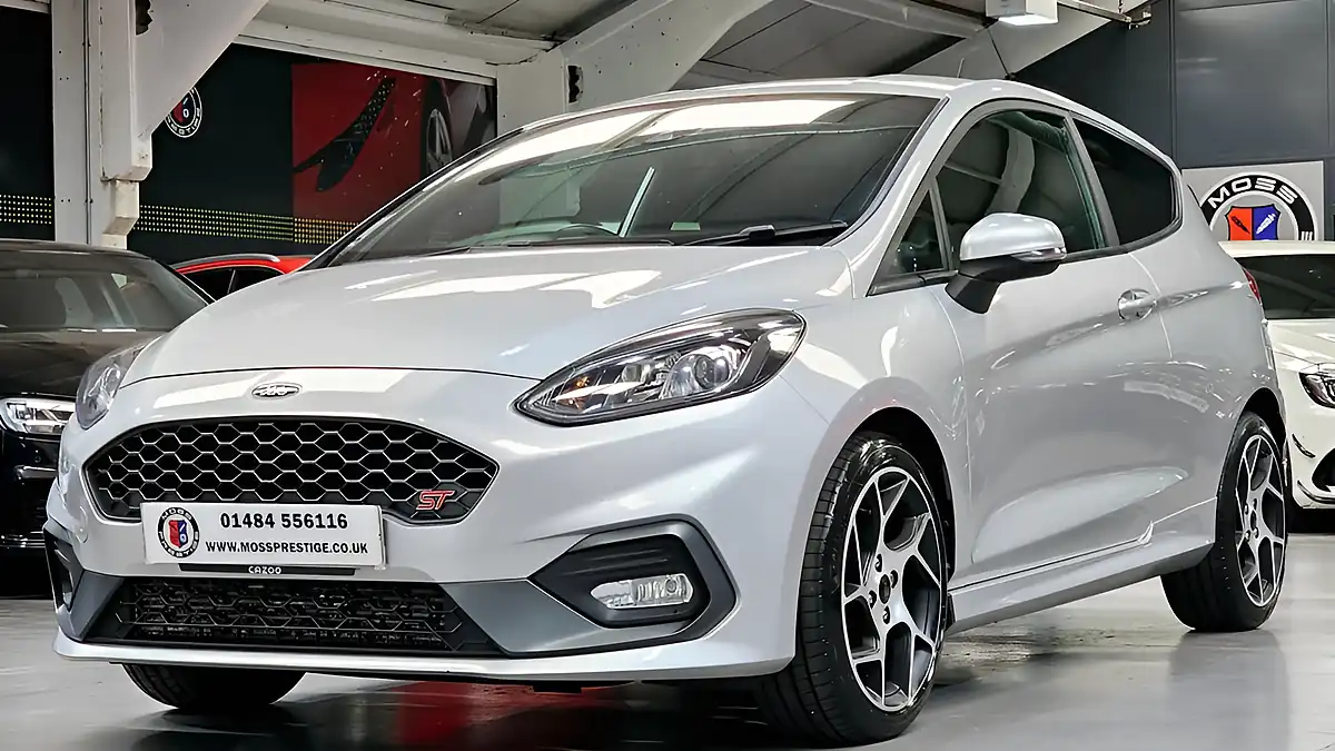Used 2018 Ford Fiesta ST-2 Silver - Interior and Exterior details 17