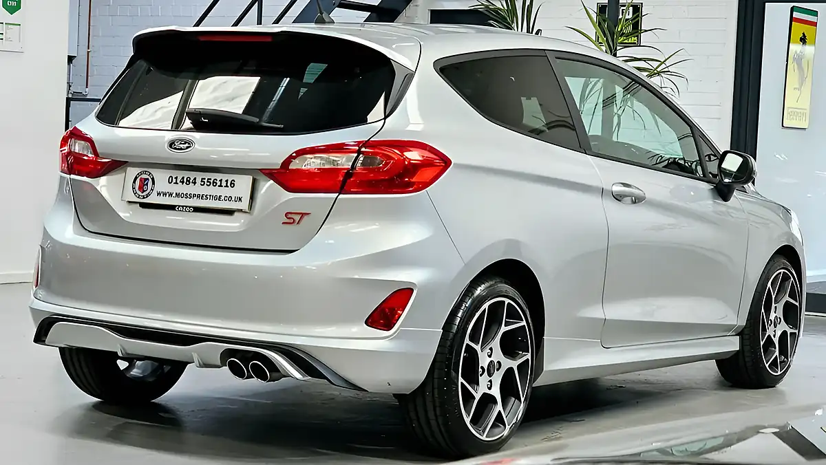 Used 2018 Ford Fiesta ST-2 Silver - Interior and Exterior details 18