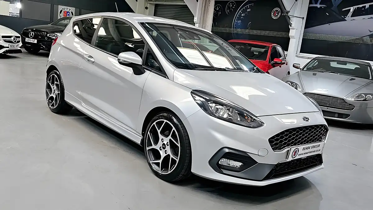 Used 2018 Ford Fiesta ST-2 Silver - Interior and Exterior details 19