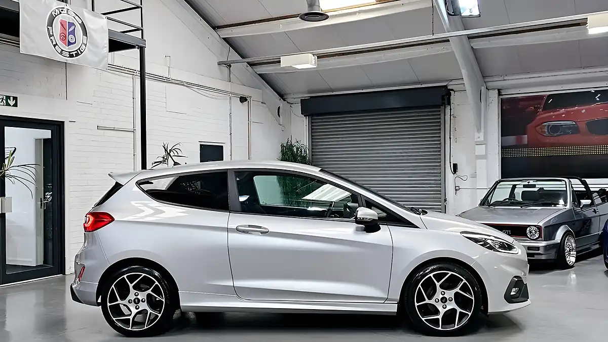 Used 2018 Ford Fiesta ST-2 Silver - Interior and Exterior details 5