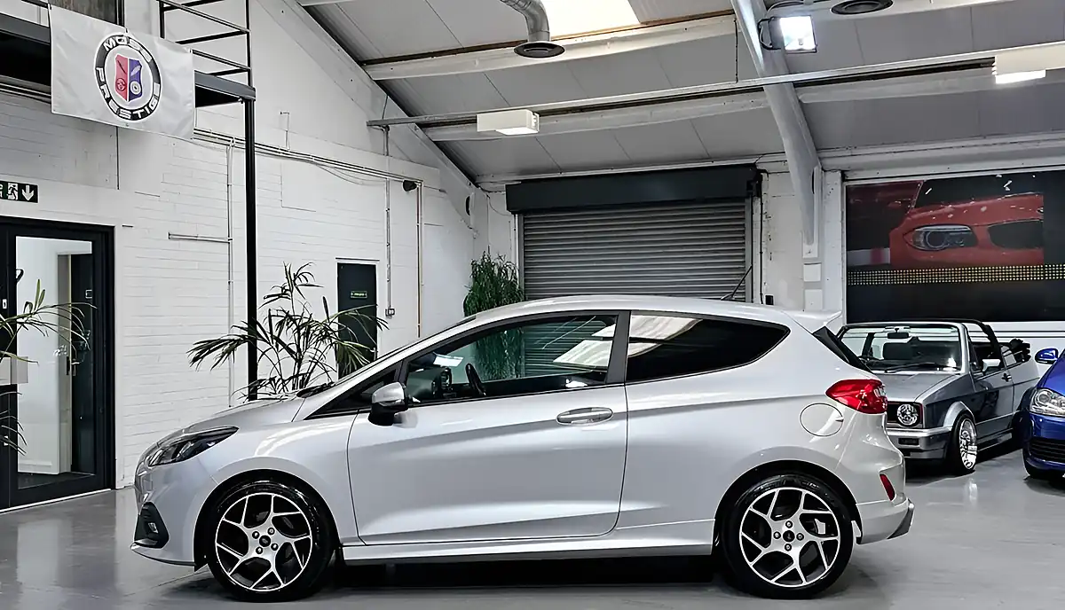 Used 2018 Ford Fiesta ST-2 Silver - Interior and Exterior details 6