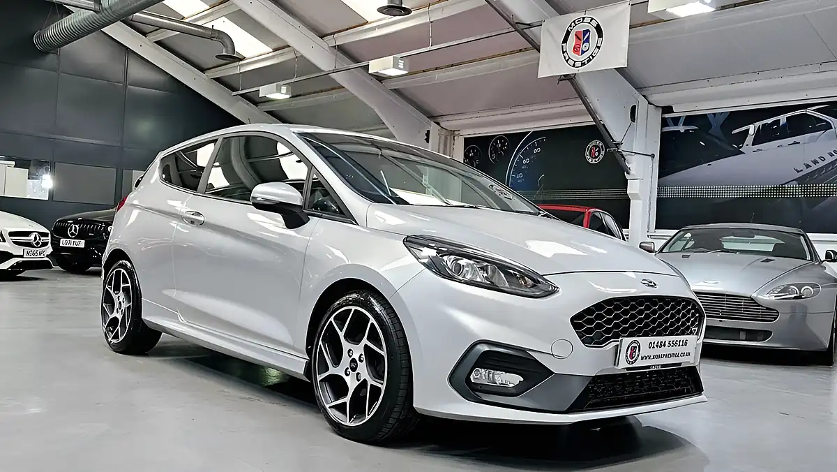 Used 2018 Ford Fiesta ST-2 Silver - Interior and Exterior details 8