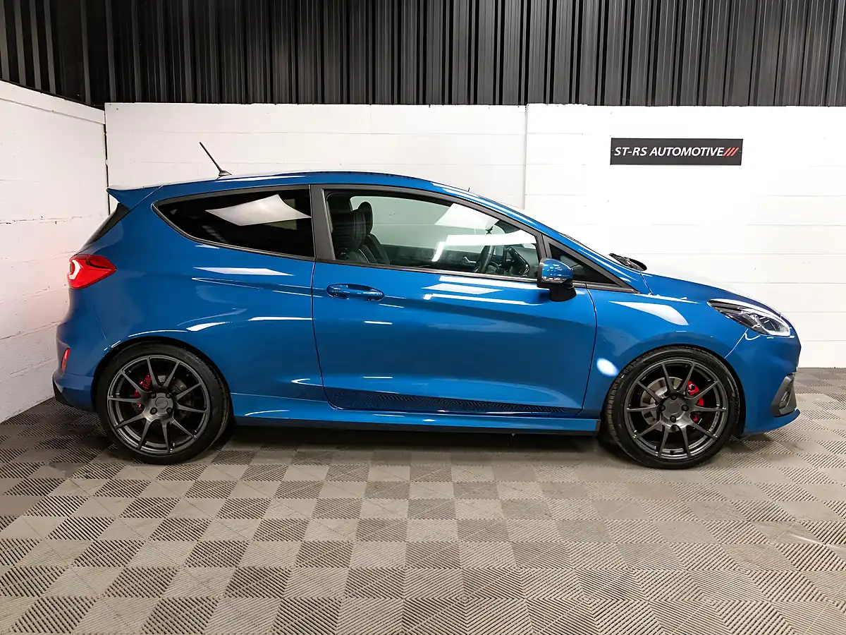 Used 2018 Ford Fiesta ST-3 Blue - Interior and Exterior details 10