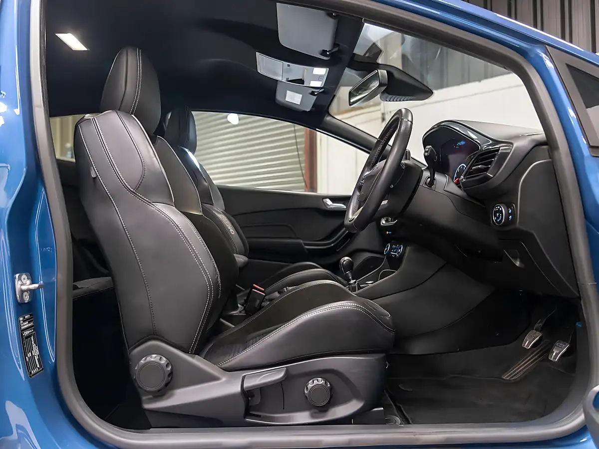 Used 2018 Ford Fiesta ST-3 Blue - Interior and Exterior details 11