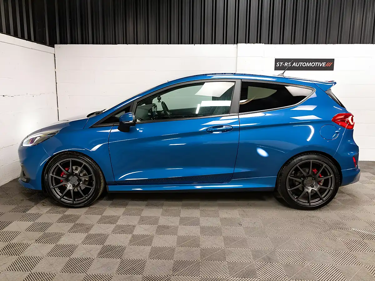 Used 2018 Ford Fiesta ST-3 Blue - Interior and Exterior details 4