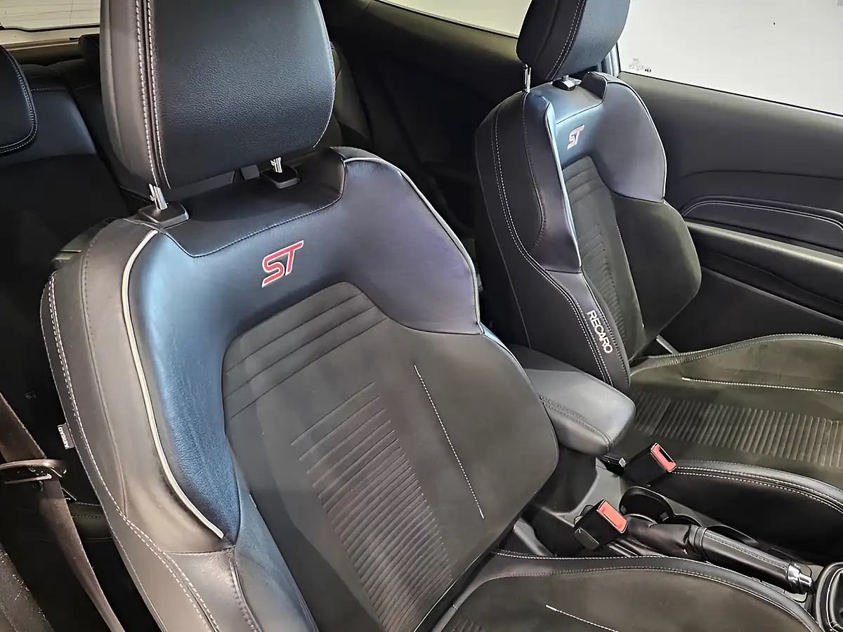 Used 2018 Ford Fiesta ST-3 Frozen White - Interior and Exterior details 12