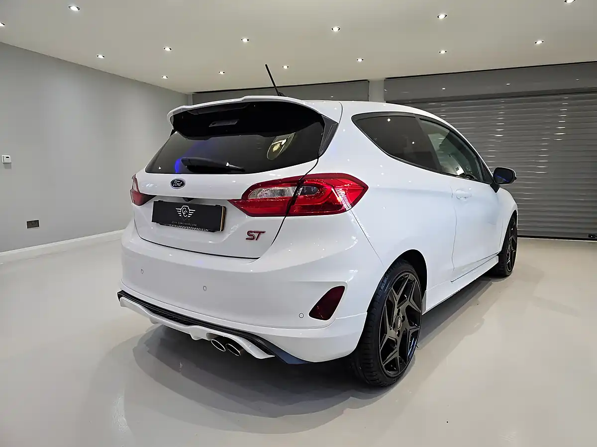 Used 2018 Ford Fiesta ST-3 Frozen White - Interior and Exterior details 4