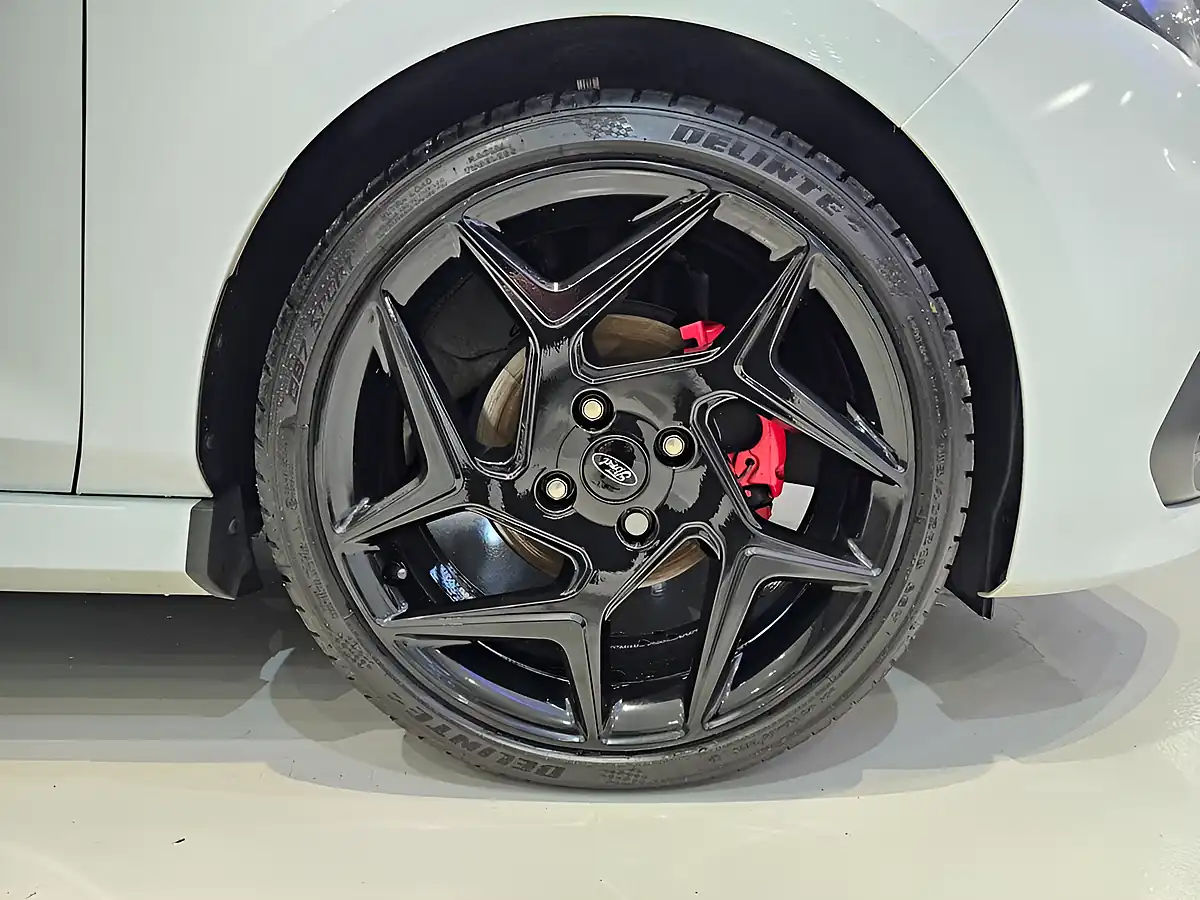 Used 2018 Ford Fiesta ST-3 Frozen White - Interior and Exterior details 8