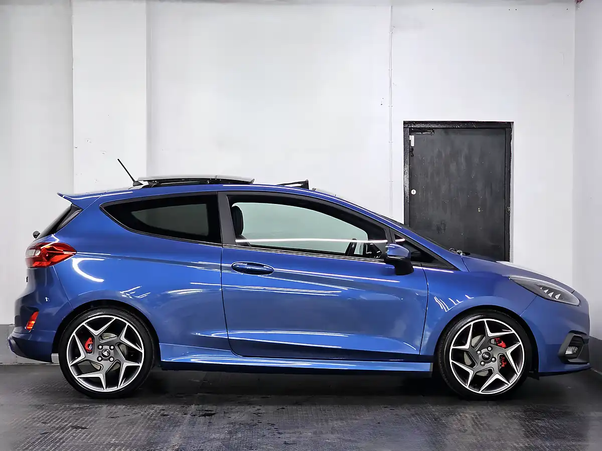 Used 2018 Ford Fiesta ST-3 Performance Blue - Interior and Exterior details 7
