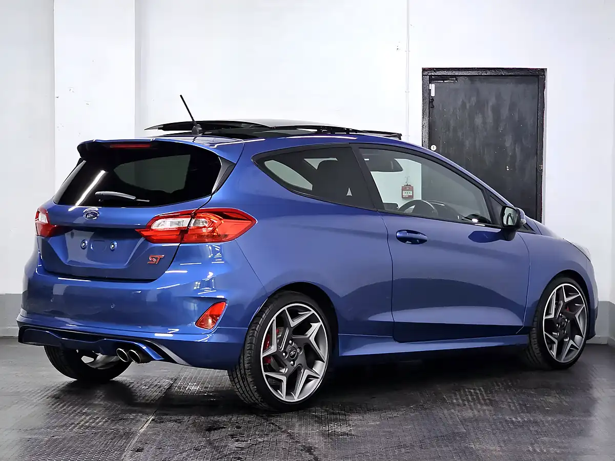 Used 2018 Ford Fiesta ST-3 Performance Blue - Interior and Exterior details 8