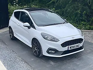Used 2018 Ford Fiesta ST-3 White - Interior and Exterior details 11