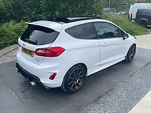 Used 2018 Ford Fiesta ST-3 White - Interior and Exterior details 16