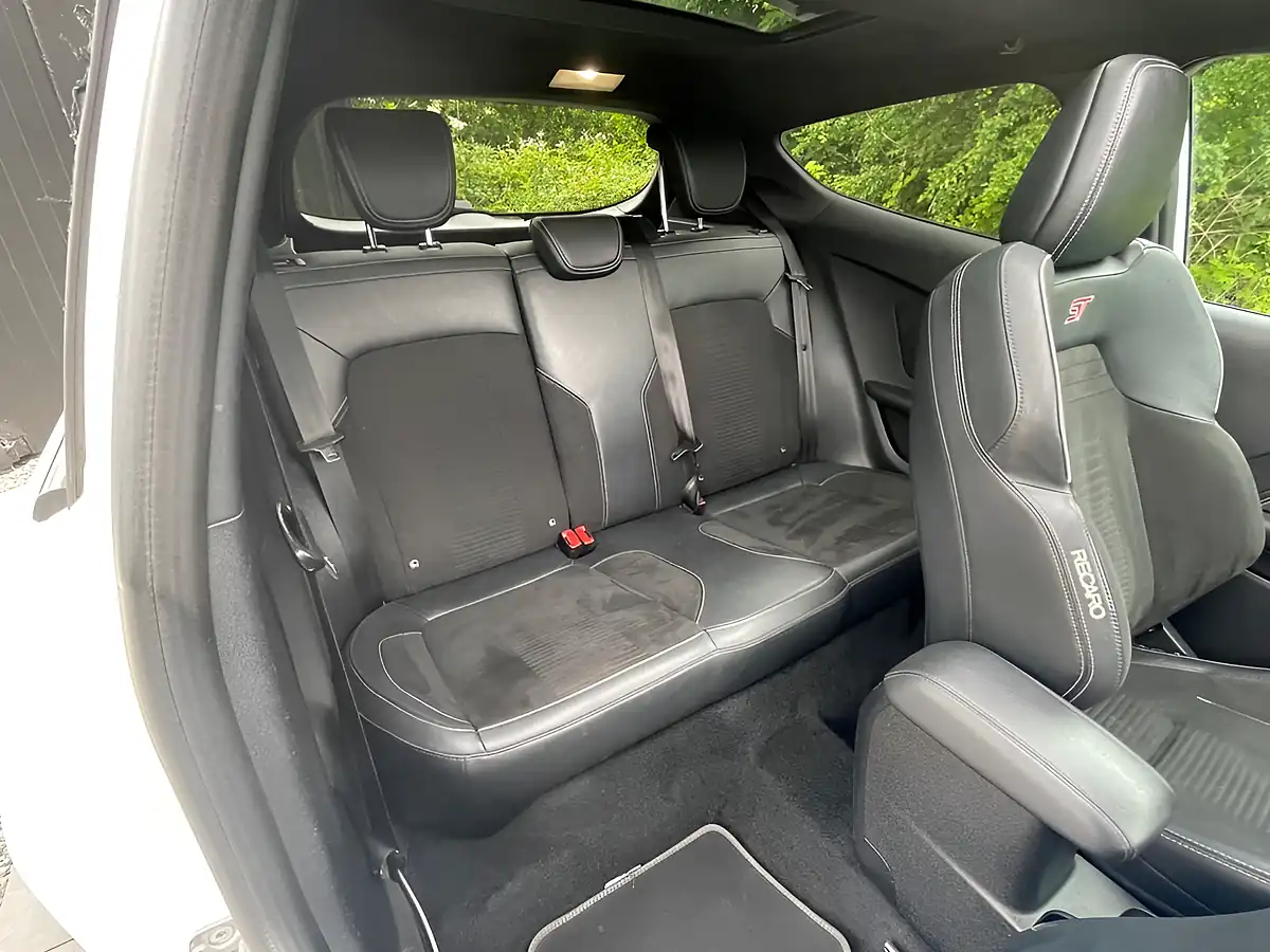 Used 2018 Ford Fiesta ST-3 White - Interior and Exterior details 18