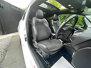 Used 2018 Ford Fiesta ST-3 White - Interior and Exterior details 4