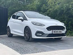 Used 2018 Ford Fiesta ST-3 White - Interior and Exterior details 5