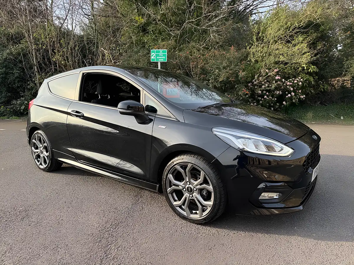 Used 2018 Ford Fiesta ST-Line Black - Interior and Exterior details 7