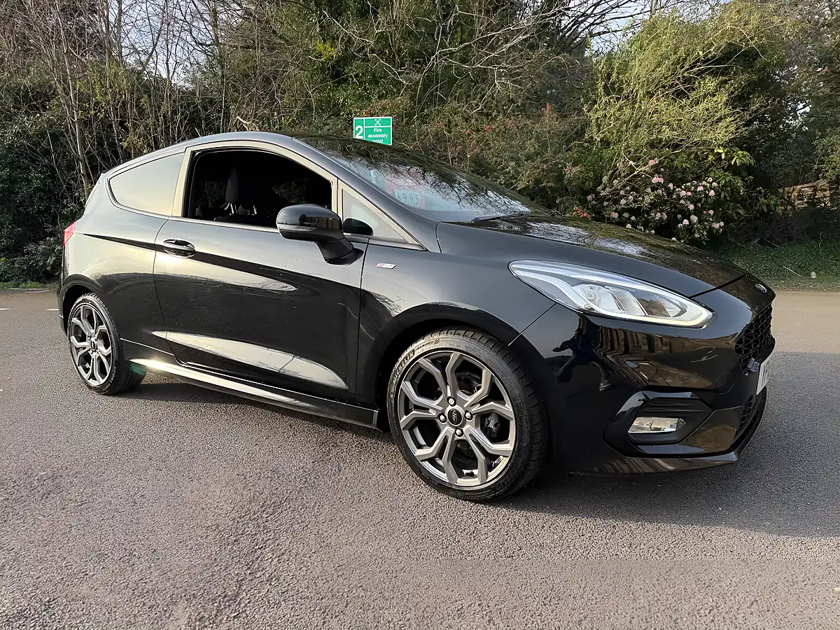 Used 2018 Ford Fiesta ST-Line Black - Interior and Exterior details 8