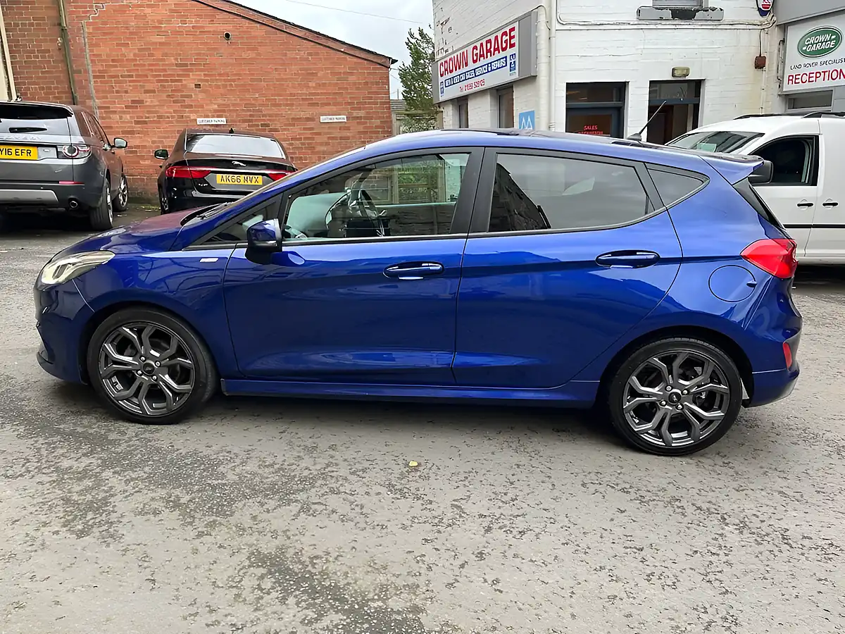 Used 2018 Ford Fiesta ST-Line Blue - Interior and Exterior details 6