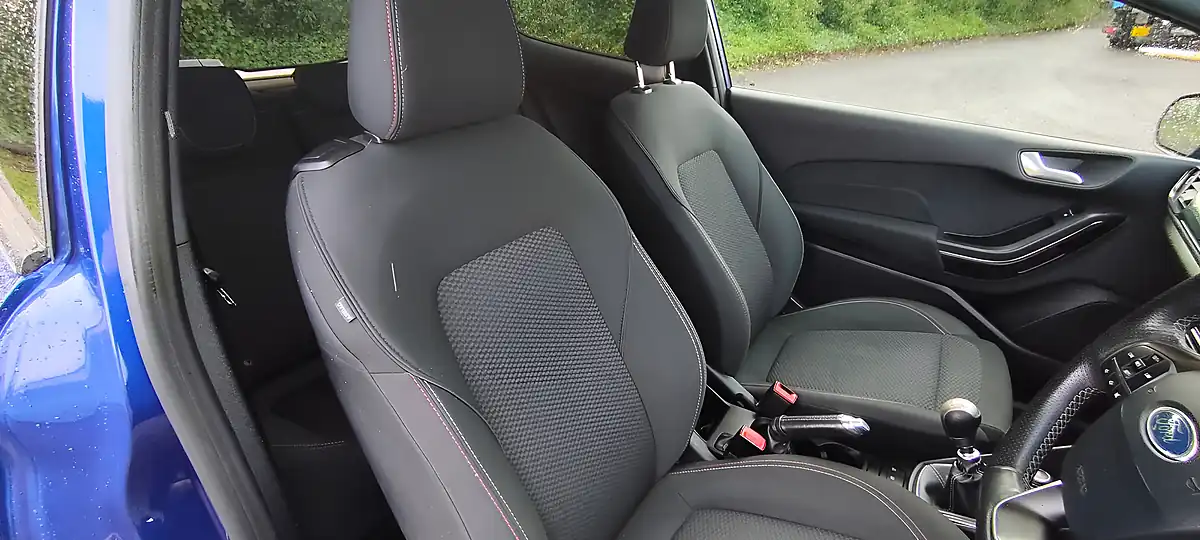Used 2018 Ford Fiesta ST-Line Blue - Interior and Exterior details 11