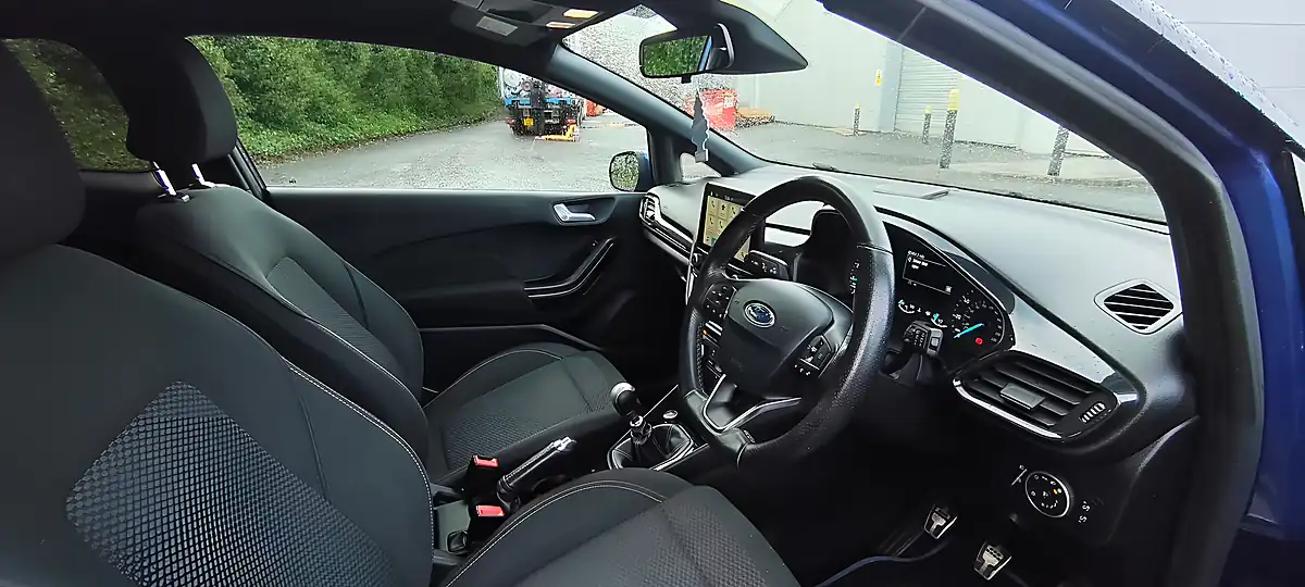 Used 2018 Ford Fiesta ST-Line Blue - Interior and Exterior details 9