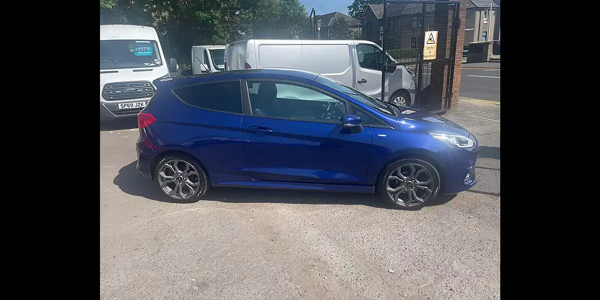Used 2018 Ford Fiesta ST-Line Blue - Interior and Exterior details 3