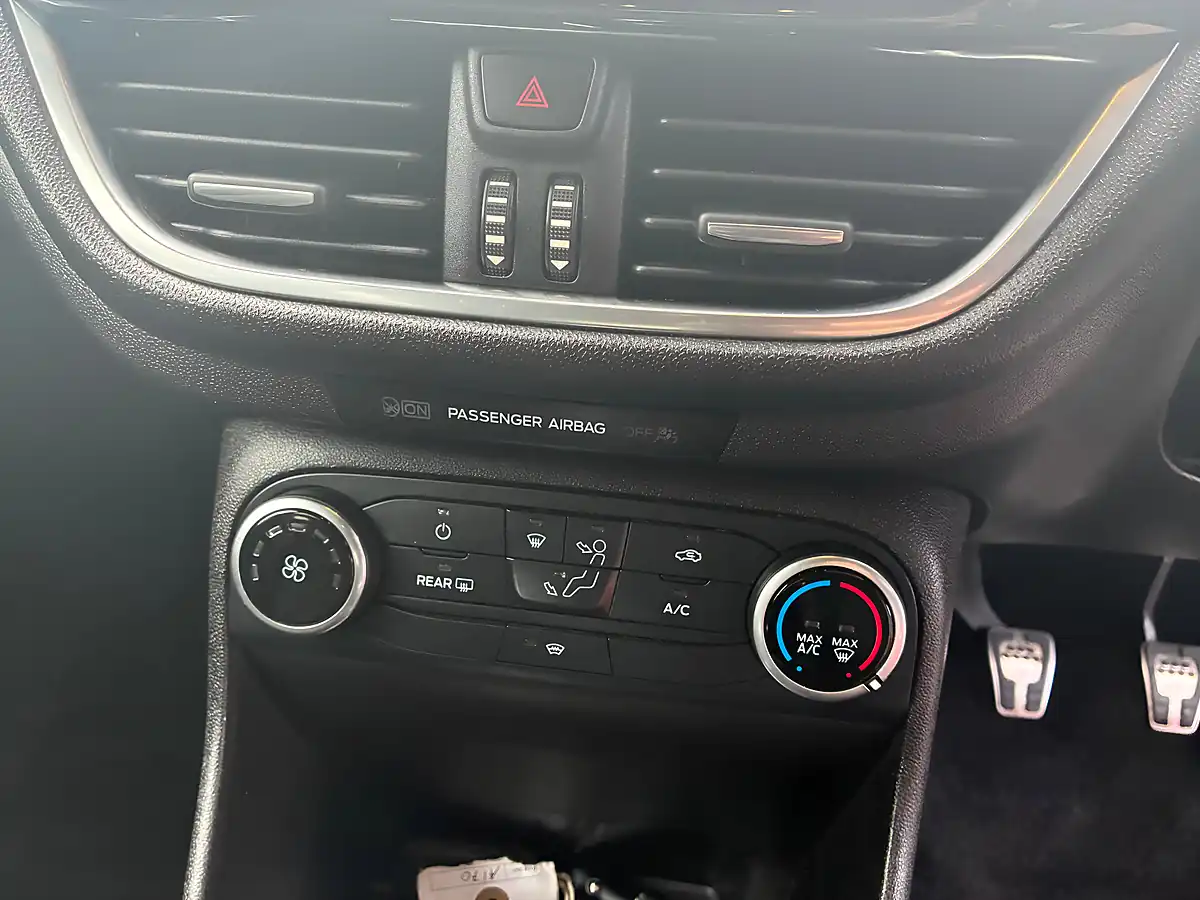 Used 2018 Ford Fiesta ST-Line Blue - Interior and Exterior details 12